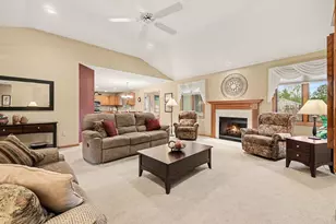 2045 Meadowdale Dr NW, Grand Rapids, MI 49504 - Photo 10