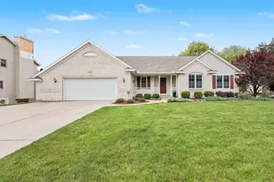 2045 Meadowdale Dr NW, Grand Rapids, MI 49504 - Photo 6