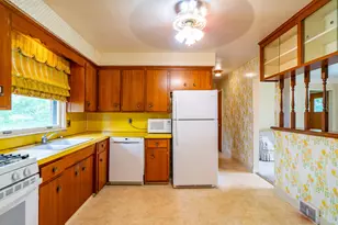 33277 W 11 Mile Rd, Farmington, MI 48336 - Photo 32