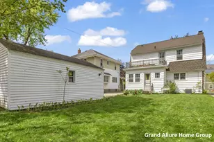 446 Knapp St NE, Grand Rapids, MI 49505 - Photo 26