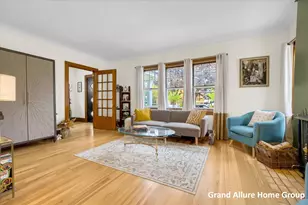 446 Knapp St NE, Grand Rapids, MI 49505 - Photo 6