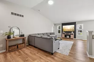 7353 Maplelawn Dr, Ypsilanti, MI 48197 - Photo 4