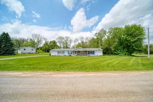 120 Kathy Ln, Brooklyn, MI 49230 - Photo 4