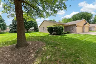 41520 Janet Cir, Clinton, MI 48038 - Photo 4