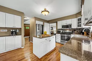 1422 Auston Ln, Chelsea, MI 48118 - Photo 16