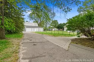 130 W Cherry St, Wayland, MI 49348 - Photo 46
