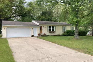 1785 Woodrun Dr SE, Lowell, MI 49331 - Photo 2