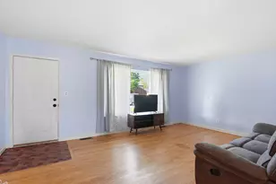 32453 Hiveley St, Westland, MI 48186 - Photo 4