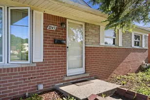 32453 Hiveley St, Westland, MI 48186 - Photo 2
