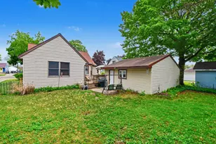 1308 Ellsmere St NE, Grand Rapids, MI 49505 - Photo 18