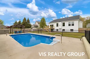 13024 Woodrush Ct, Grand Haven, MI 49417 - Photo 2