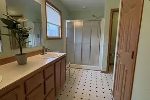 8876 Swancrest Dr, Saginaw, MI 48609 - Photo 12