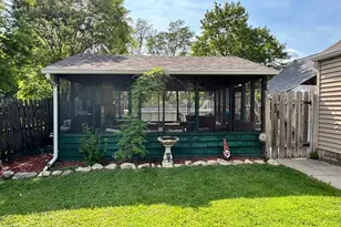 404 Cedar St, Three Oaks, MI 49128 - Photo 24