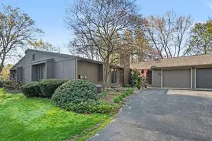 840 Brook Village Ct, Holland, MI 49423 - Photo 2