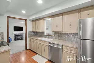 840 Brook Village Ct, Holland, MI 49423 - Photo 14