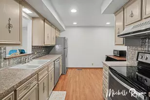 840 Brook Village Ct, Holland, MI 49423 - Photo 14