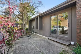 840 Brook Village Ct, Holland, MI 49423 - Photo 4