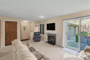 840 Brook Village Ct, Holland, MI 49423 - Photo 10