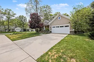1573 Wood Nymph Ct NE, Grand Rapids, MI 49505 - Photo 2
