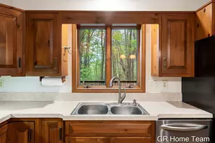 16296 Red Pine Ct, Holland, MI 49424 - Photo 22