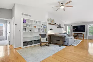 9960 Tioga Ct, Pinckney, MI 48169 - Photo 8
