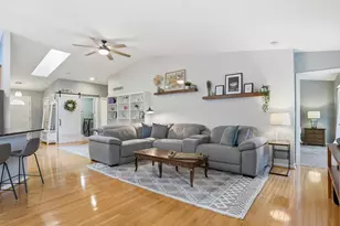 9960 Tioga Ct, Pinckney, MI 48169 - Photo 10