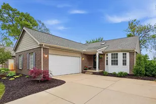 9960 Tioga Ct, Pinckney, MI 48169 - Photo 1