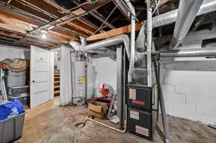 242 W High St, Jackson, MI 49203 - Photo 36