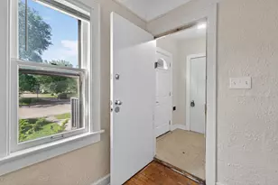 242 W High St, Jackson, MI 49203 - Photo 8