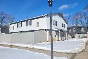41276 N Woodbury Green Dr, Belleville, MI 48111 - Photo 4