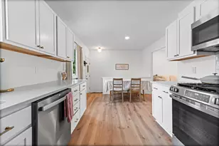 368 Cambridge Ave, South Lyon, MI 48178 - Photo 8