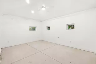 39 W Elza Ave, Hazel Park, MI 48030 - Photo 22