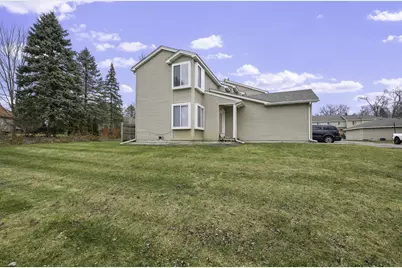 2245 S Commerce Road, Wolverine Lake, MI 48390 - Photo 6