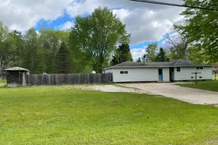 8615 Indian Bay Rd, Montague, MI 49437 - Photo 4