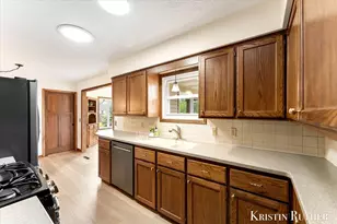 577 Port Sheldon St SW, Grandville, MI 49418 - Photo 16