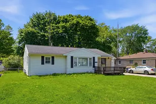 2046 Gerald St, Benton Harbor, MI 49022 - Photo 2