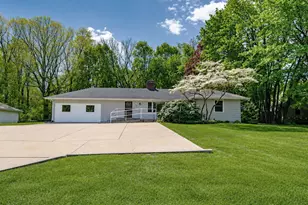 6301 Stadium Dr, Kalamazoo, MI 49009 - Photo 1