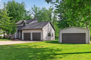 869 Beech St, Lake Odessa, MI 48849 - Photo 2