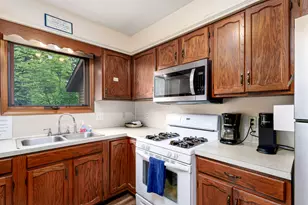 11279 Whispering Creek Dr, Allendale, MI 49401 - Photo 8