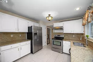 210 Whitney Dr, Rochester Hills, MI 48307 - Photo 12