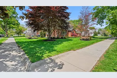 2030 Devolson Avenue, Ann Arbor, MI 48104 - Photo 2