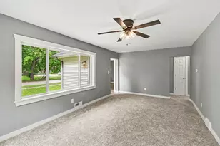 307 Mechanic St, Stockbridge, MI 49285 - Photo 4