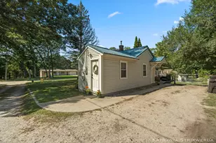 14758 152nd Ave, Grand Haven, MI 49417 - Photo 1