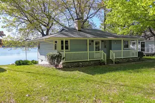 60779 W Oak Dr, Decatur, MI 49045 - Photo 1