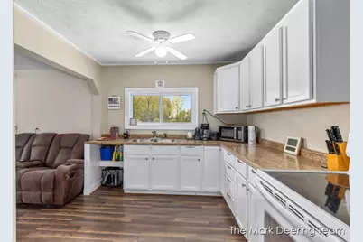 11612 Elm Avenue, Howard City, MI 49329 - Photo 10
