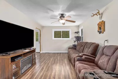 11612 Elm Avenue, Howard City, MI 49329 - Photo 6