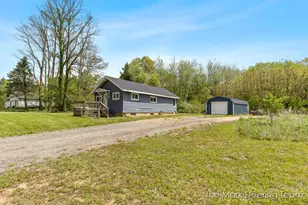 11612 Elm Ave, Howard City, MI 49329 - Photo 4