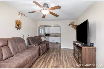 11612 Elm Avenue, Howard City, MI 49329 - Photo 8
