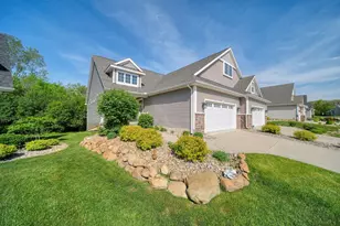4032 Stoneridge Dr, Jackson, MI 49203 - Photo 2