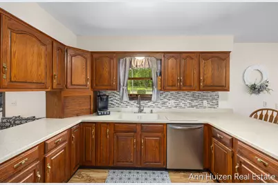 6240 Sunfish Lake Avenue NE, Rockford, MI 49341 - Photo 12